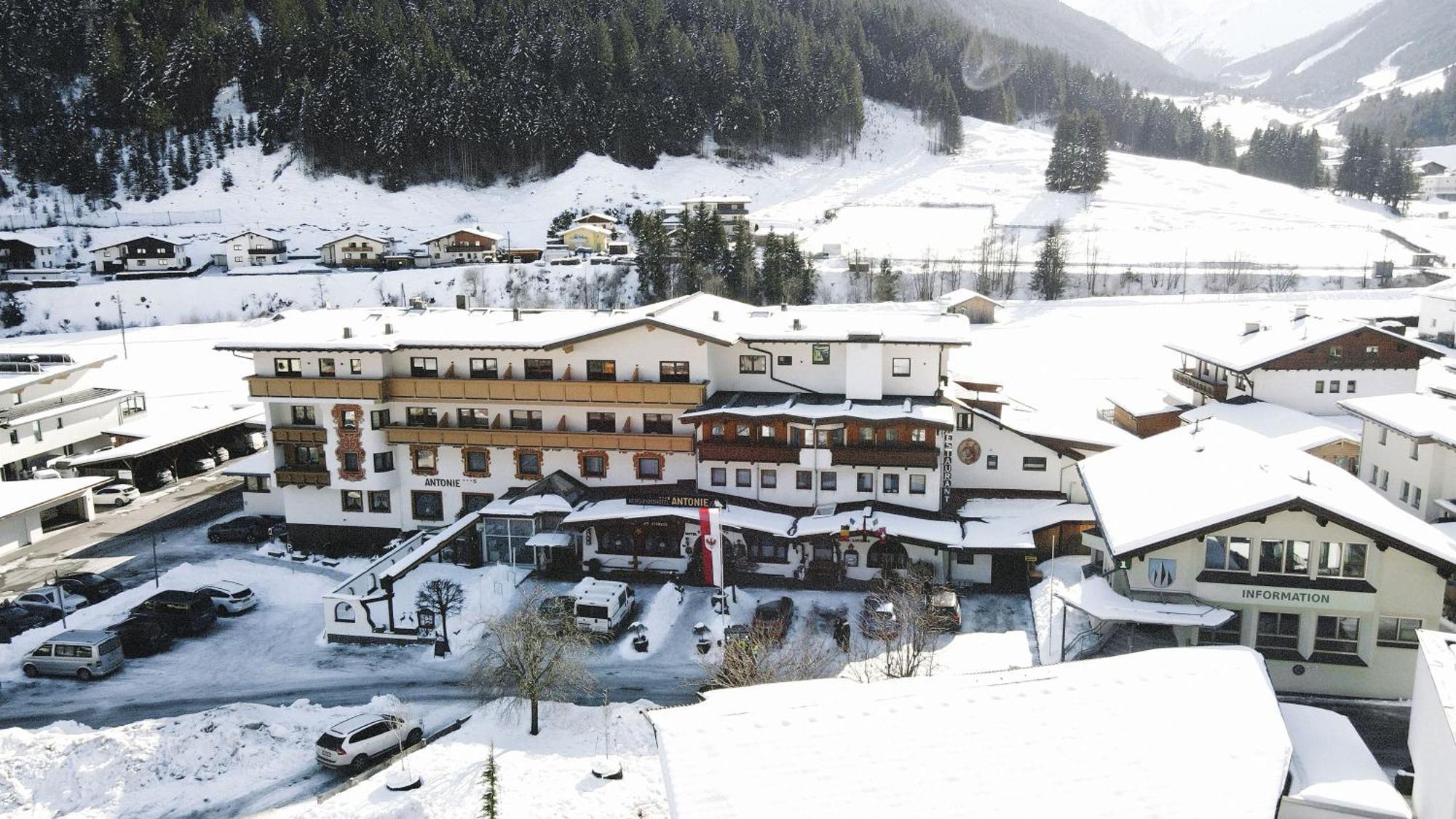 Bergsporthotel Antonie Gries im Sellrain Exterior foto